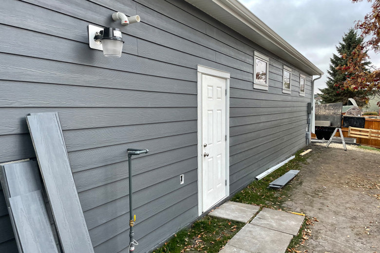 Red Deer Roofing & Exteriors